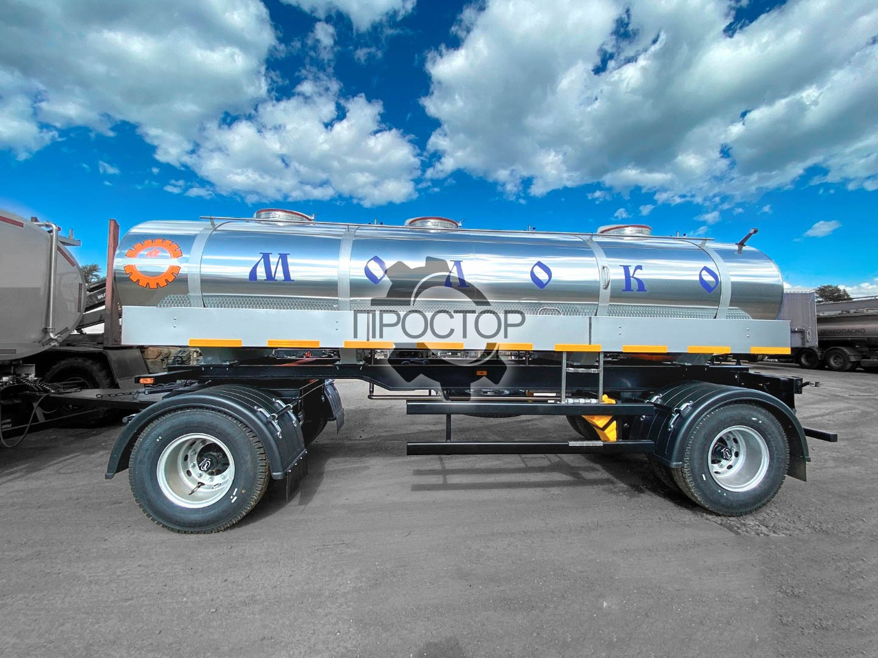 Прицеп цистерна для пищевых жидкостей (молоковоз) - Прицеп-цистерна: фото 1 Прицеп цистерна для пищевых жидкостей (молоковоз) - Прицеп-цистерна: фото 1