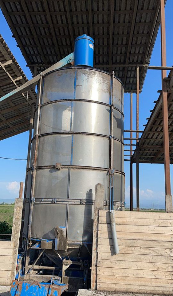 Мобильная зерносушилка Zaffrani 210GZ 30m3 - Послеуборочное оборудование: фото 1 Мобильная зерносушилка Zaffrani 210GZ 30m3 - Послеуборочное оборудование: фото 1