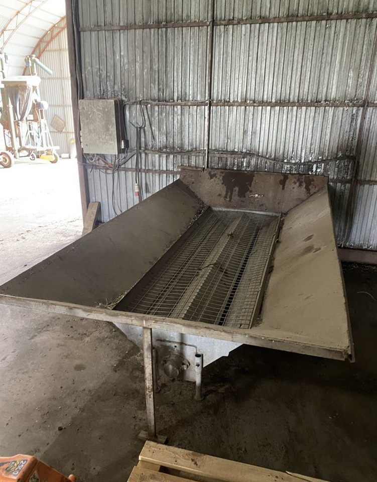 Мобильная зерносушилка б/у 26 кубов - Послеуборочное оборудование: фото 2 Мобильная зерносушилка б/у 26 кубов - Послеуборочное оборудование: фото 2