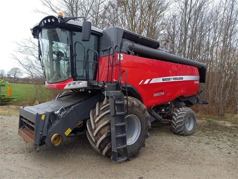 Massey Ferguson 9380 DELTA 35 fods Powerflow - Зерноуборочный комбайн: фото 1 Massey Ferguson 9380 DELTA 35 fods Powerflow - Зерноуборочный комбайн: фото 1