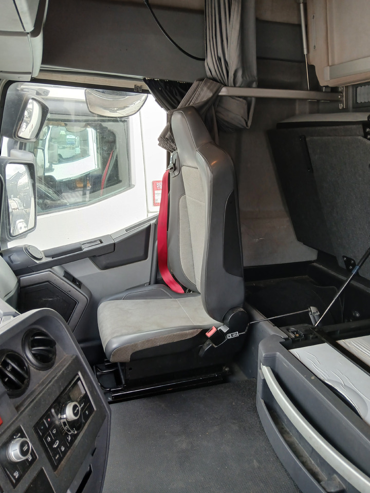 RENAULT T 520 - Грузовик-шасси: фото 4 RENAULT T 520 - Грузовик-шасси: фото 4