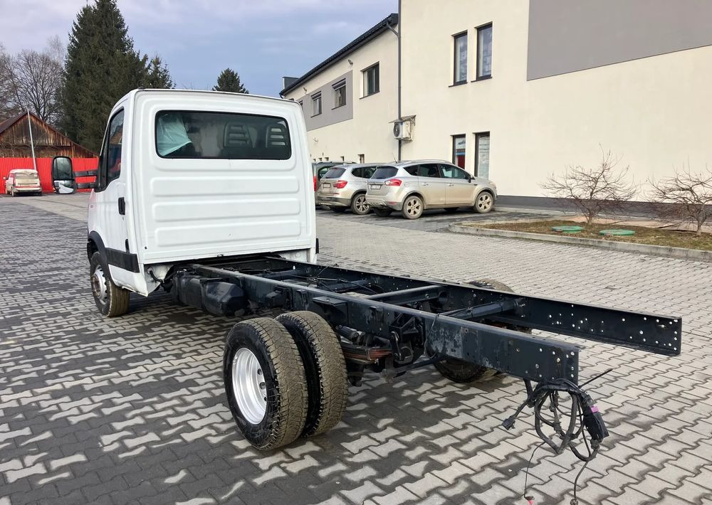 Iveco DAILY 70C17 RAMO DO ZABUDOWY,super stan - Грузовик-шасси: фото 4 Iveco DAILY 70C17 RAMO DO ZABUDOWY,super stan - Грузовик-шасси: фото 4