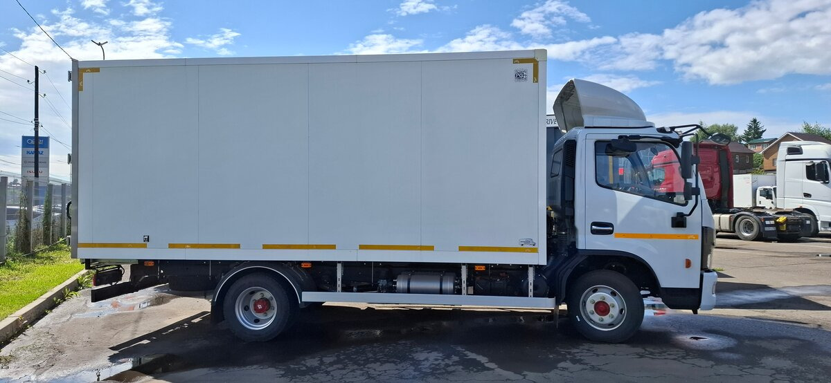 Dongfeng C80 - Грузовик с закрытым кузовом: фото 2 Dongfeng C80 - Грузовик с закрытым кузовом: фото 2