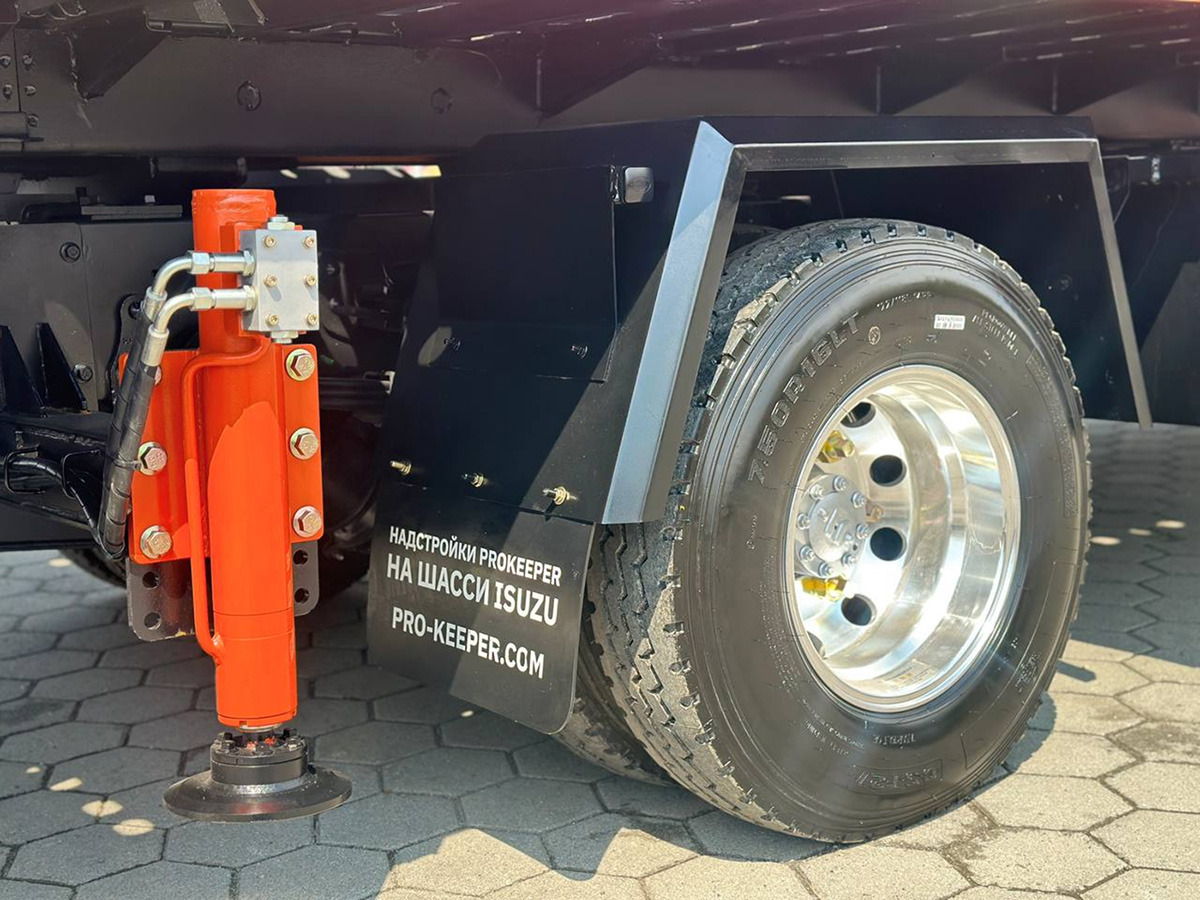 Эвакуатор Эвакуаторная платформа 4.5 т с КМУ 3.2 т на шасси Isuzu Elf: фото 32