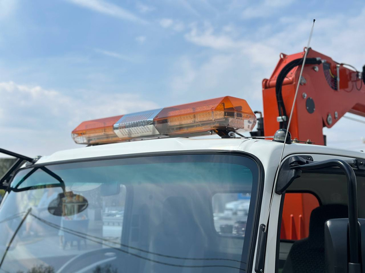 Эвакуатор Эвакуаторная платформа 4.5 т с КМУ 3.2 т на шасси Isuzu Elf: фото 26