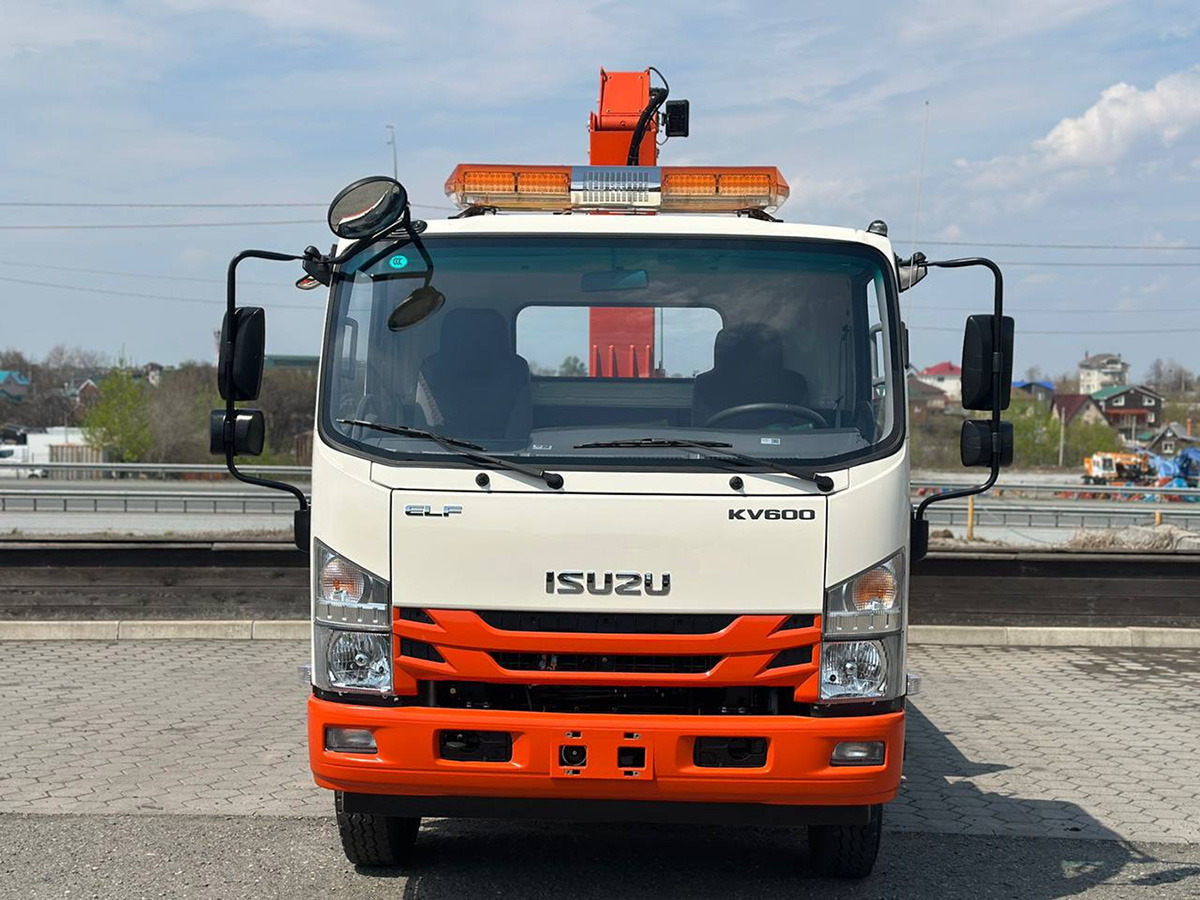 Эвакуаторная платформа 4.5 т с КМУ 3.2 т на шасси Isuzu Elf - Эвакуатор: фото 4 Эвакуаторная платформа 4.5 т с КМУ 3.2 т на шасси Isuzu Elf - Эвакуатор: фото 4