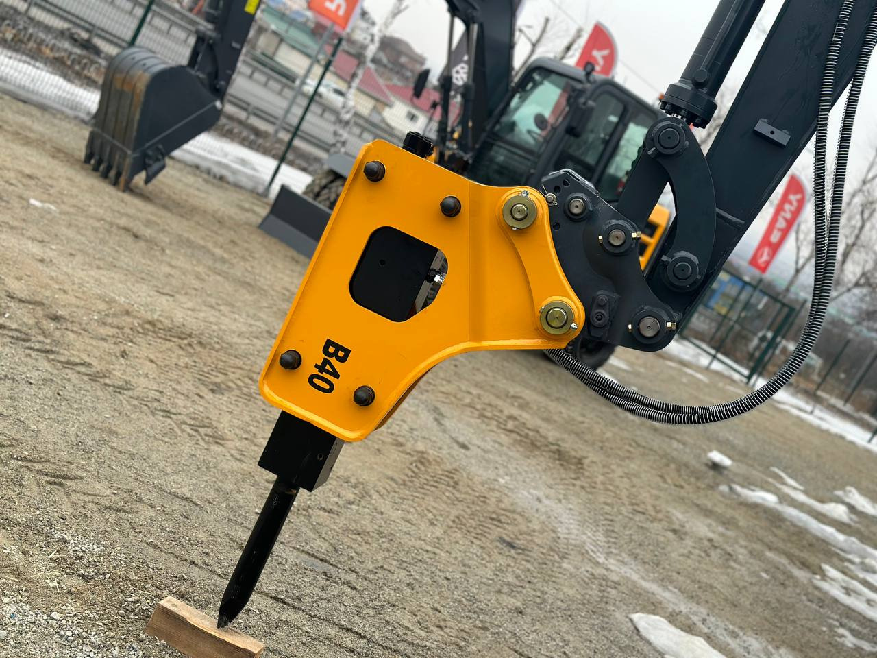Гидромолот применяется к моделям экскаваторов: B60, B70S, C75W, C80W - Гидромолот для Экскаваторов: фото 3 Гидромолот применяется к моделям экскаваторов: B60, B70S, C75W, C80W - Гидромолот для Экскаваторов: фото 3