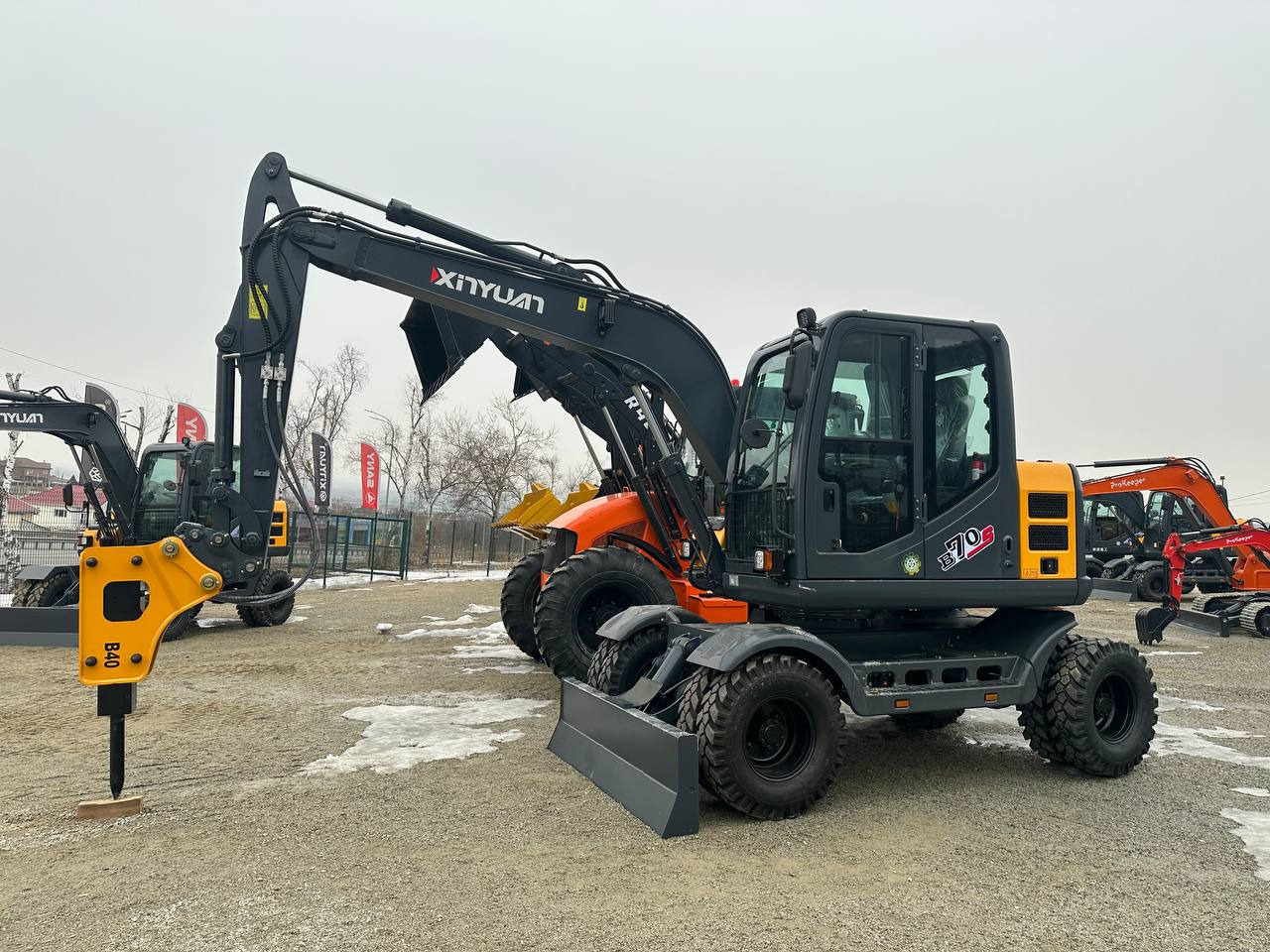 Гидромолот применяется к моделям экскаваторов: C100. C120W - Гидромолот для Экскаваторов: фото 2 Гидромолот применяется к моделям экскаваторов: C100. C120W - Гидромолот для Экскаваторов: фото 2