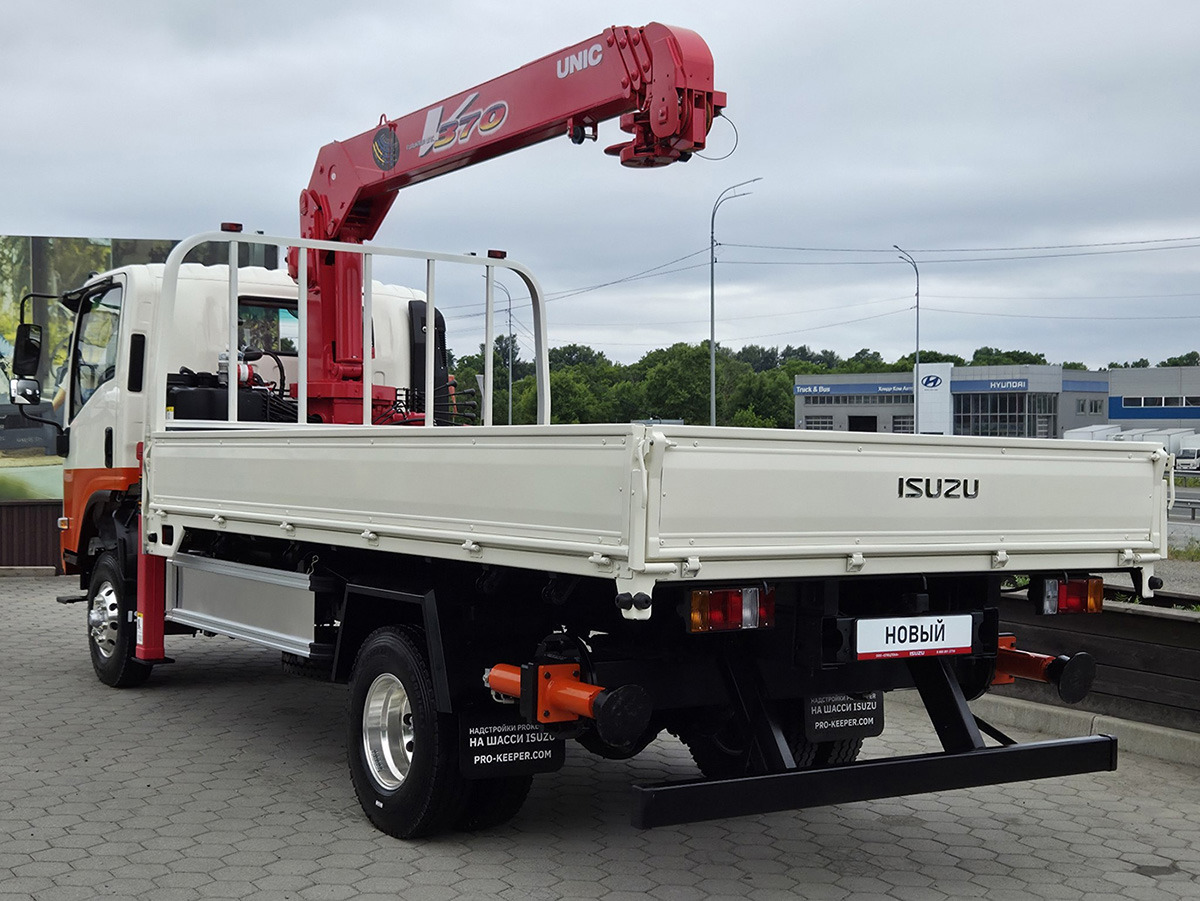 ISUZU ELF бортовой с КМУ UNIC - Бортовой грузовик/ Платформа, Автоманипулятор: фото 4 ISUZU ELF бортовой с КМУ UNIC - Бортовой грузовик/ Платформа, Автоманипулятор: фото 4