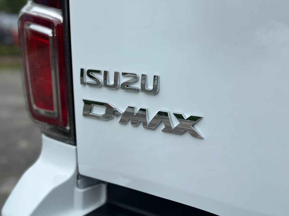 Пикап Isuzu D-MAX V-CROSS 2.5 TD: фото 20