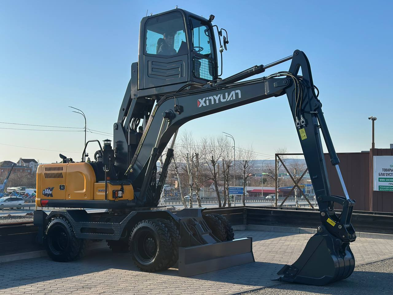 Колёсный экскаватор XINYUAN C140W с лифт-кабиной: фото 11 Колёсный экскаватор XINYUAN C140W с лифт-кабиной: фото 11