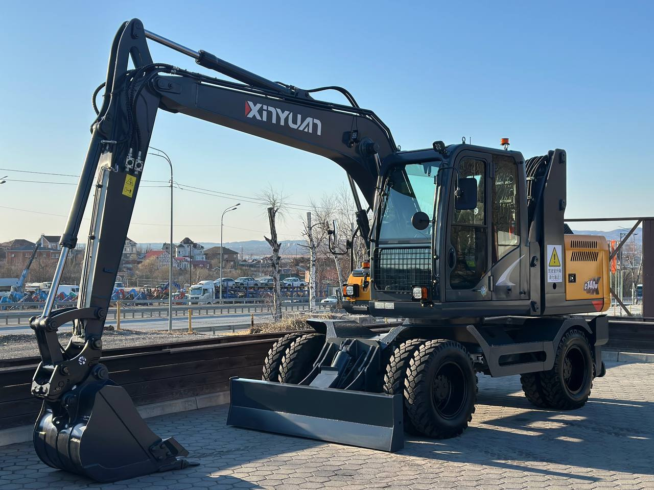 Колёсный экскаватор XINYUAN C140W с лифт-кабиной: фото 12 Колёсный экскаватор XINYUAN C140W с лифт-кабиной: фото 12