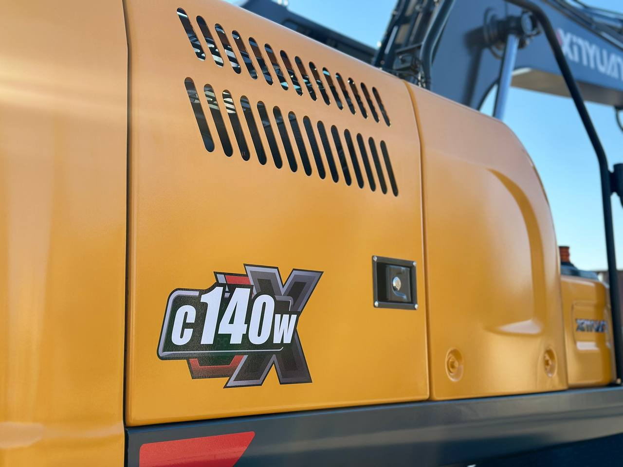 Колёсный экскаватор XINYUAN C140W с лифт-кабиной: фото 34 Колёсный экскаватор XINYUAN C140W с лифт-кабиной: фото 34