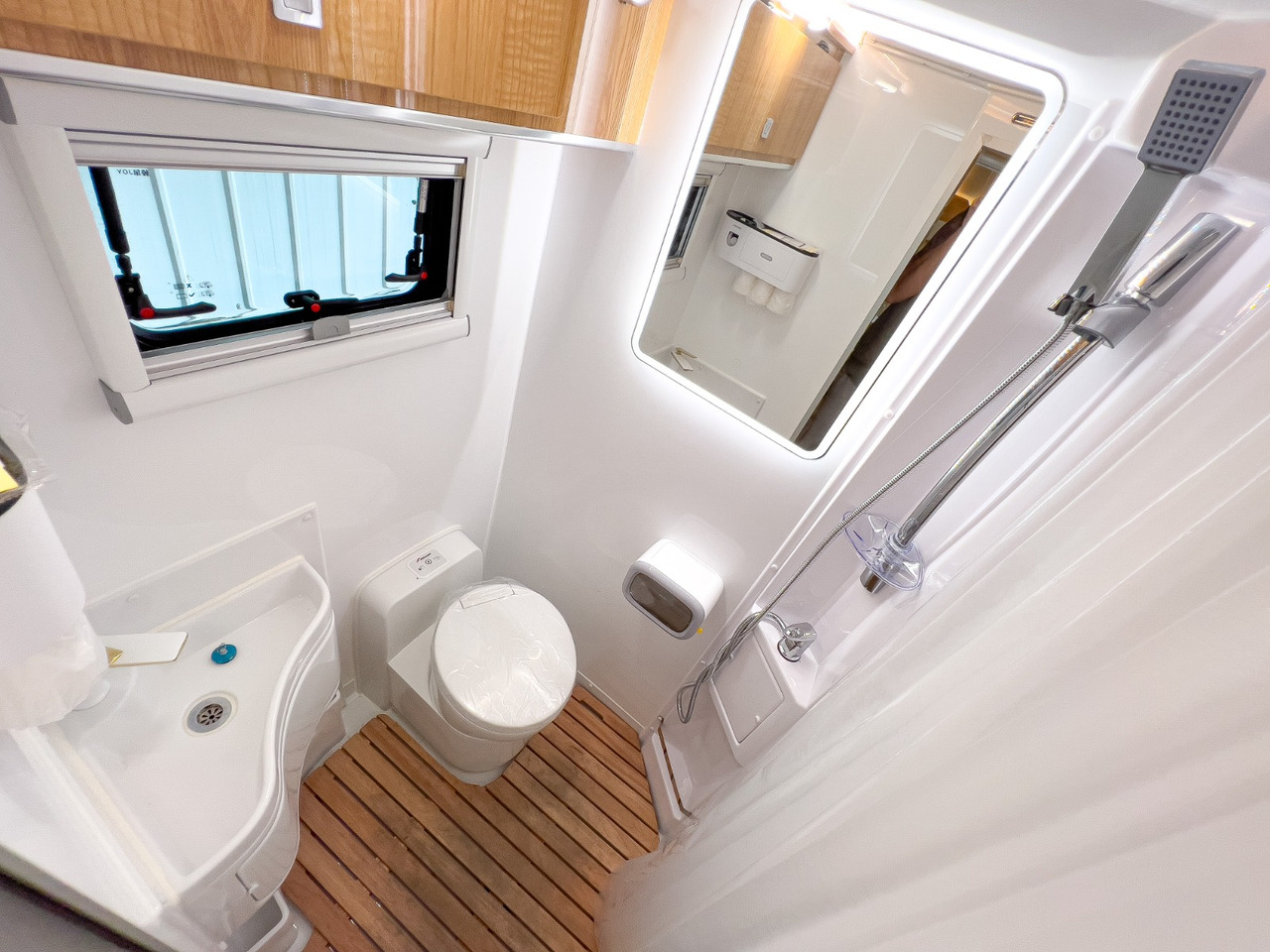 Новый Полуинтегрированный автодом IVECO Daily: фото 17 Новый Полуинтегрированный автодом IVECO Daily: фото 17
