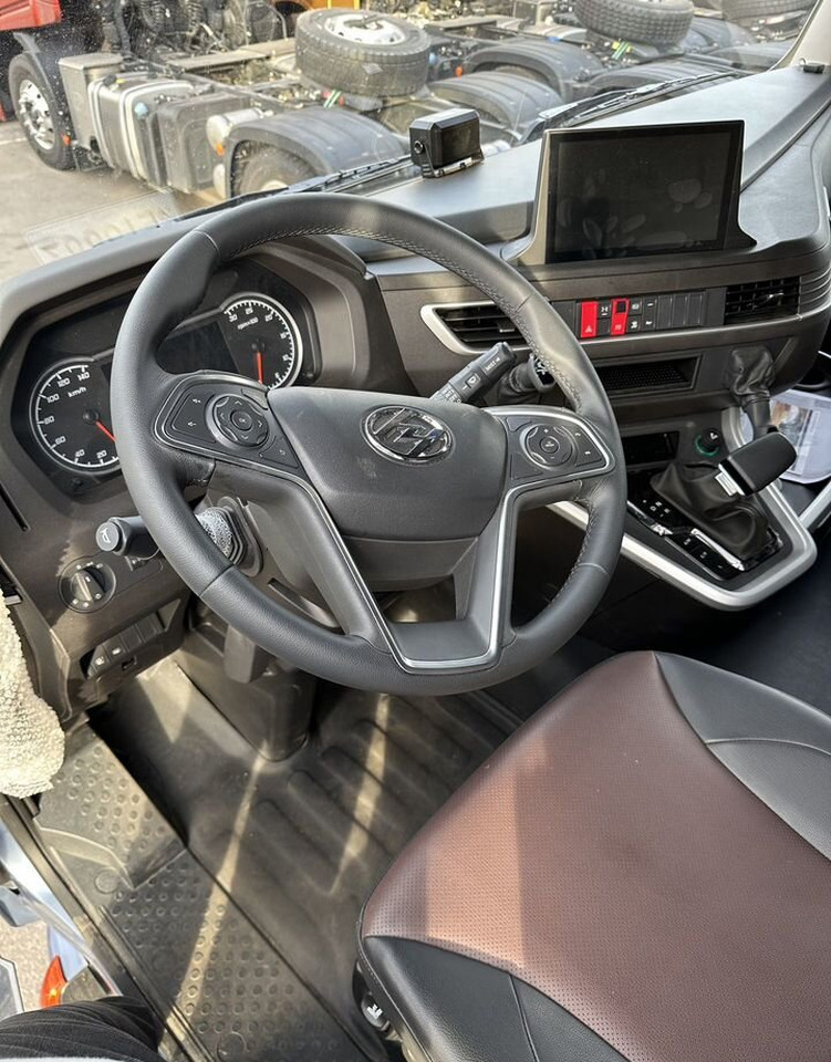 IVECO-Hongyan CQ3406HV39 - Самосвал: фото 4 IVECO-Hongyan CQ3406HV39 - Самосвал: фото 4