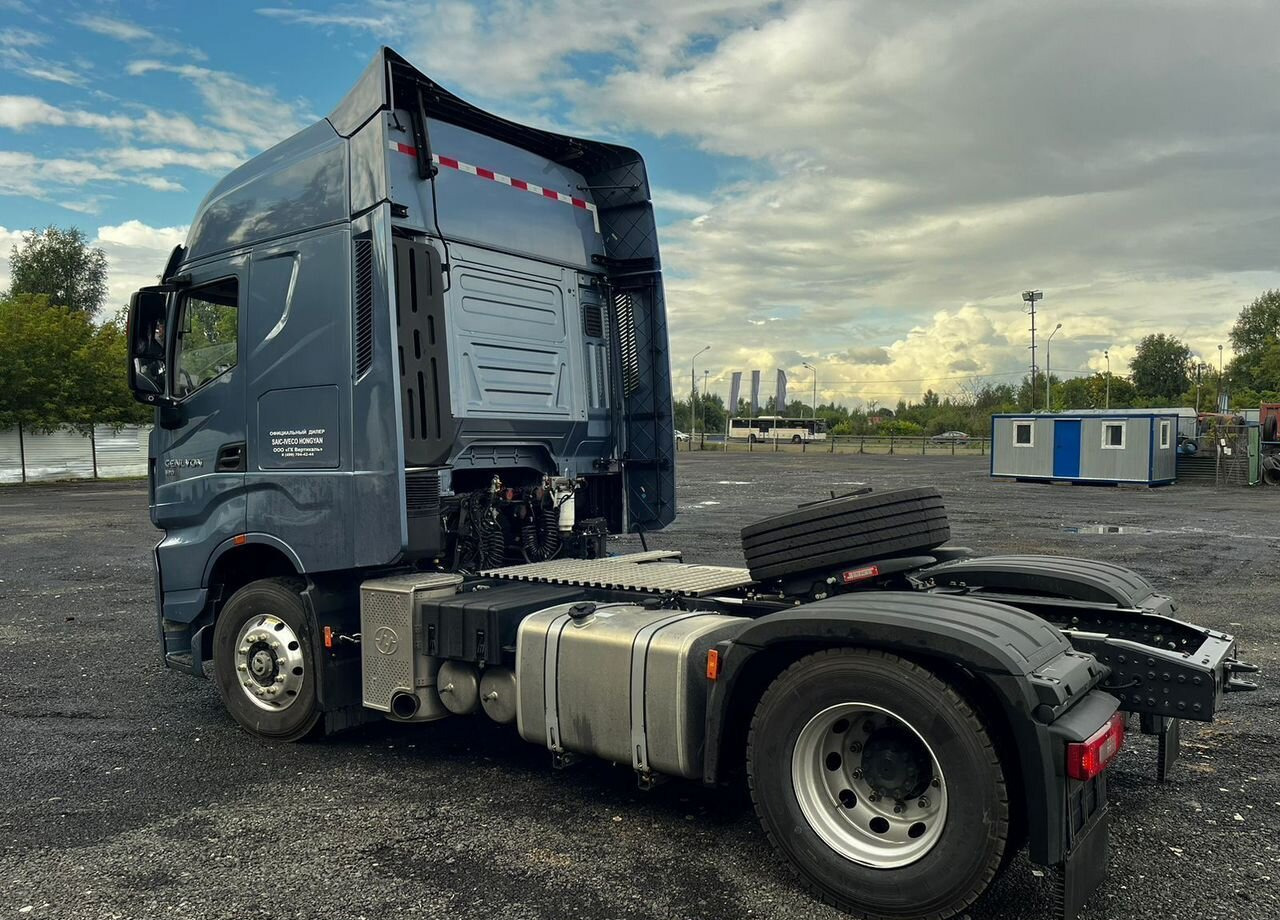IVECO-Hongyan CQ4186 - Тягач: фото 4 IVECO-Hongyan CQ4186 - Тягач: фото 4
