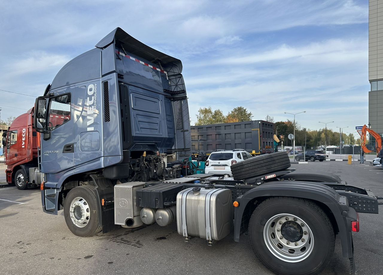 IVECO-Hongyan CQ4186 - Тягач: фото 1 IVECO-Hongyan CQ4186 - Тягач: фото 1