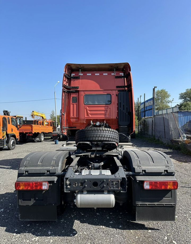 IVECO-Hongyan CQ4186 - Тягач: фото 4 IVECO-Hongyan CQ4186 - Тягач: фото 4