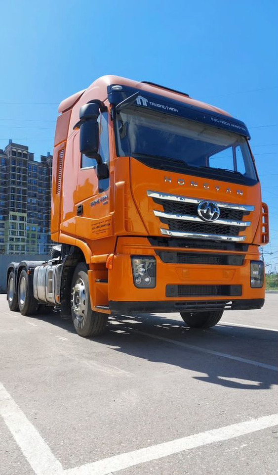 IVECO-Hongyan CQ4266 - Тягач: фото 1 IVECO-Hongyan CQ4266 - Тягач: фото 1