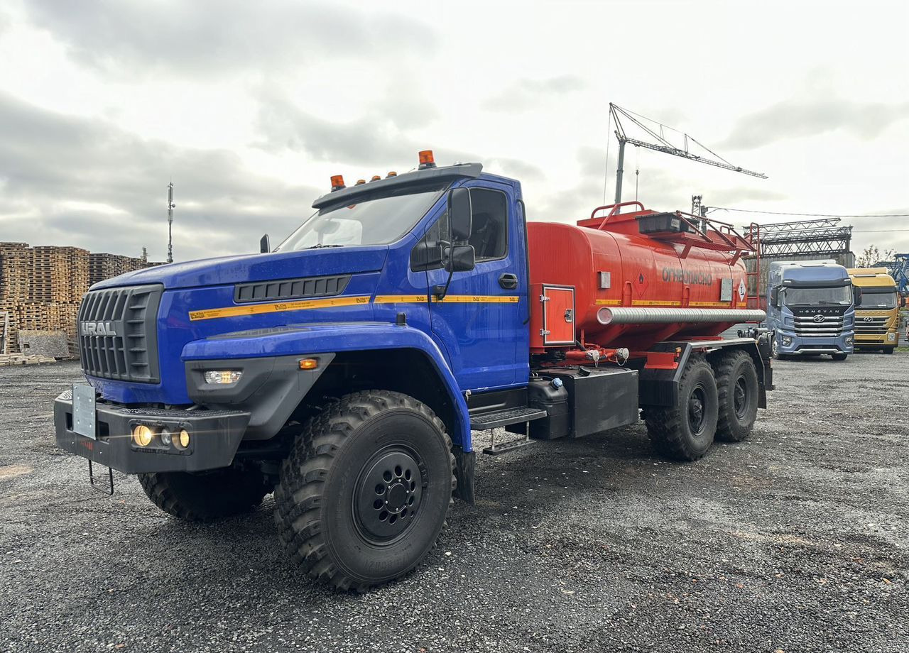 Урал 4320-6952-72Е5Г38 - Грузовик с цистерной: фото 3 Урал 4320-6952-72Е5Г38 - Грузовик с цистерной: фото 3