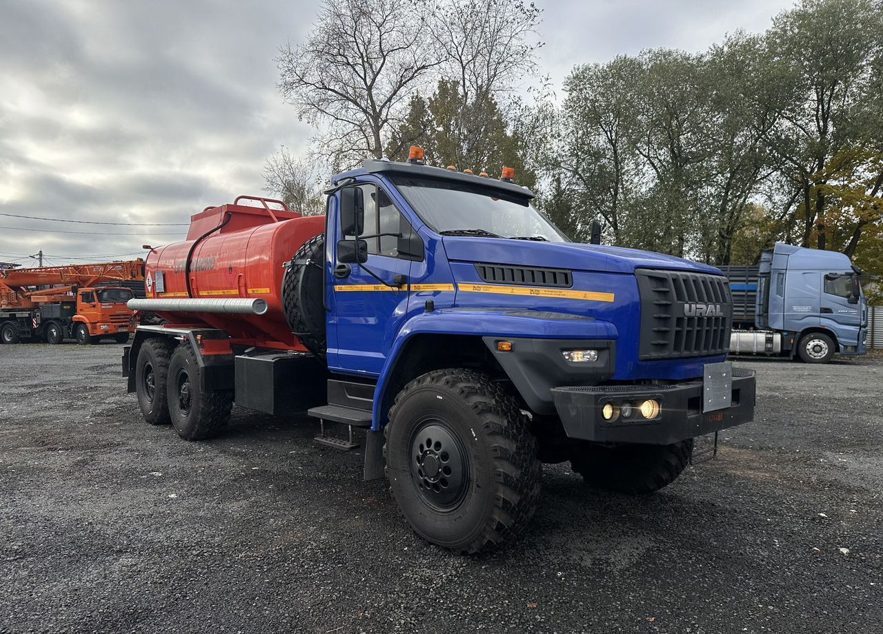 Урал 4320-6952-72Е5Г38 - Грузовик с цистерной: фото 2 Урал 4320-6952-72Е5Г38 - Грузовик с цистерной: фото 2
