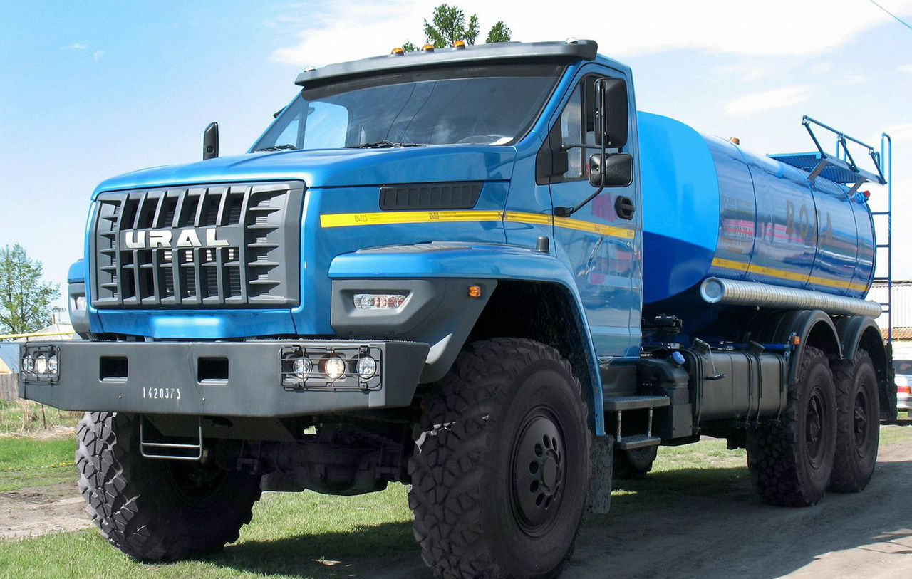 Урал 4320-6952-72Е5Г38 - Грузовик с цистерной: фото 1 Урал 4320-6952-72Е5Г38 - Грузовик с цистерной: фото 1