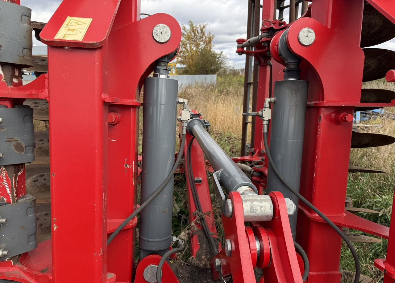Дисковая борона Unia Ares T XL 6,0 H: фото 9 Дисковая борона Unia Ares T XL 6,0 H: фото 9