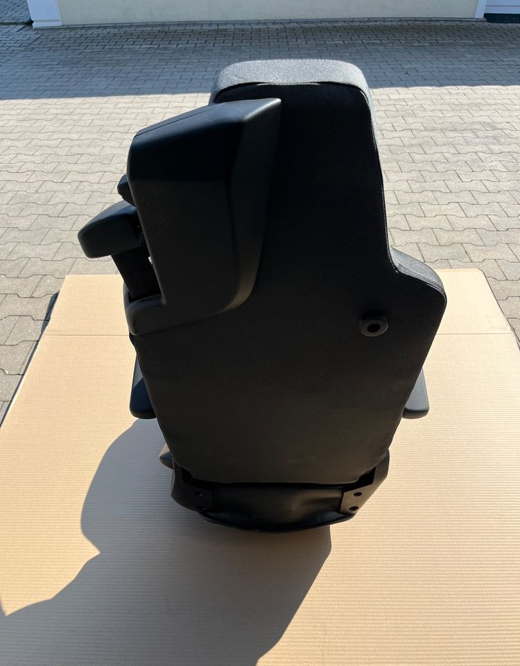 NOWY Fotel kierowcy MAN TG3 TGX nowy model siedzenie lewe - Кабина и интерьер для Грузовиков: фото 5 NOWY Fotel kierowcy MAN TG3 TGX nowy model siedzenie lewe - Кабина и интерьер для Грузовиков: фото 5