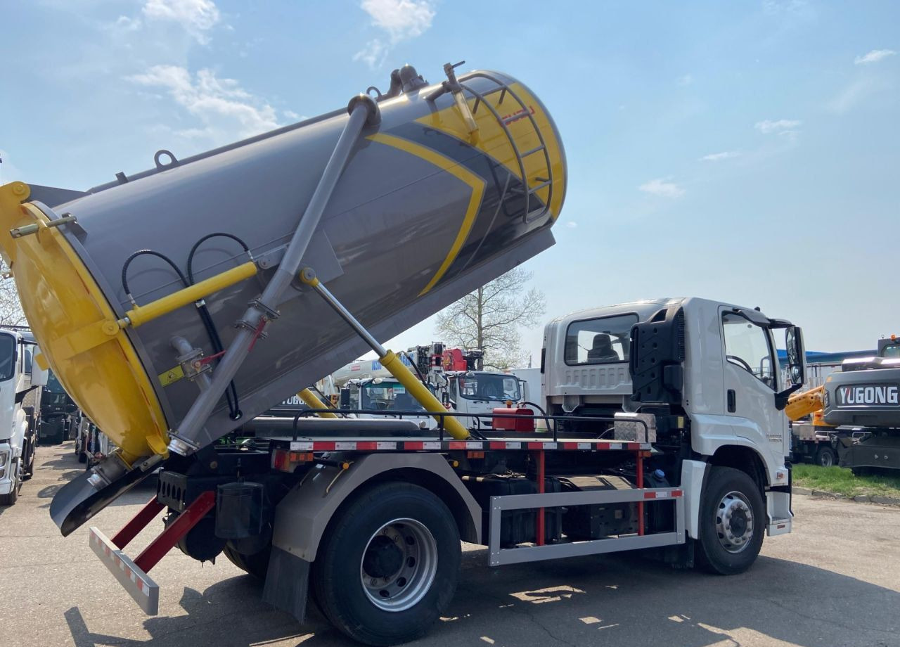 Isuzu Giga - Ассенизатор, илосос: фото 1 Isuzu Giga - Ассенизатор, илосос: фото 1