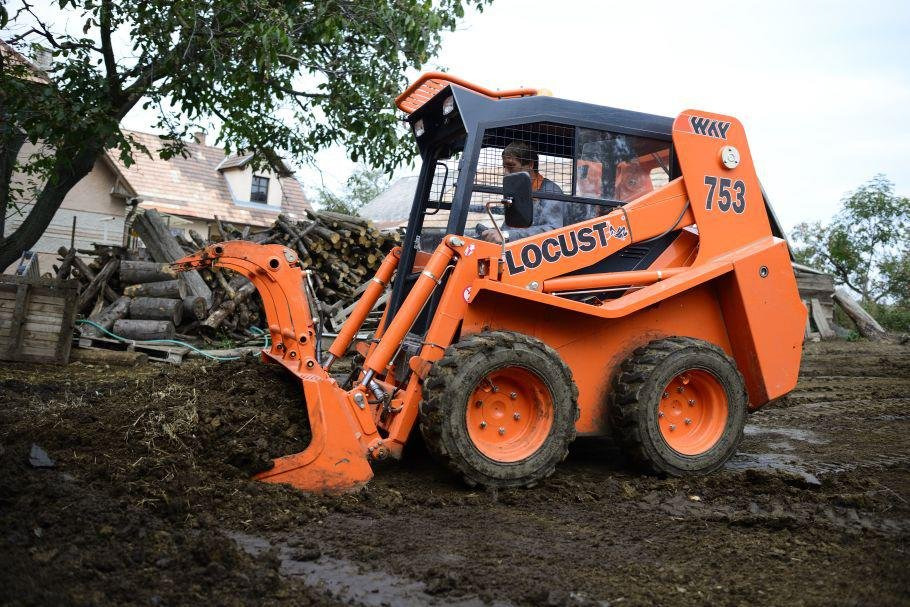 Новый Мини-погрузчик (с бортовым поворотом) Locust L753: фото 7 Новый Мини-погрузчик (с бортовым поворотом) Locust L753: фото 7