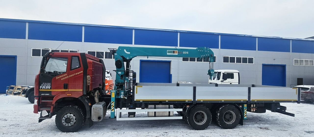 Новый Бортовой грузовик/ Платформа, Автоманипулятор FAW J6P CA3250: фото 6