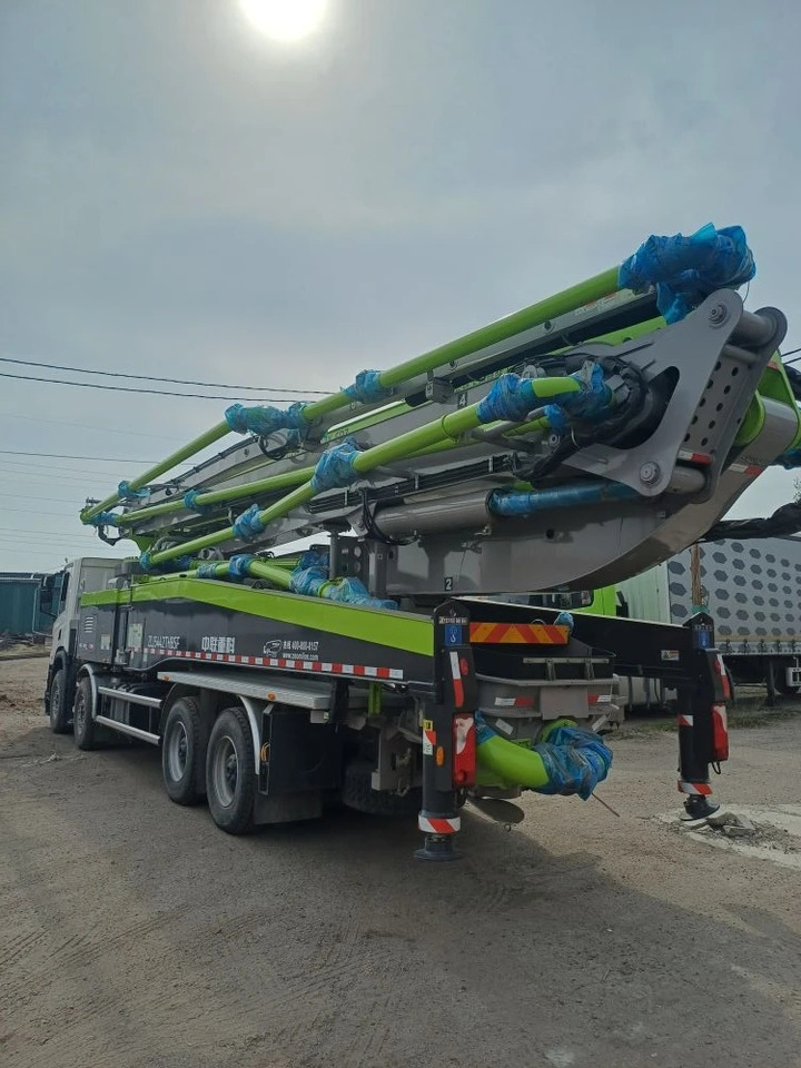 АВТОБЕТОНОНАСОС ZOOMLION ZLJ5442THBSF 57X-6RZ - Автобетононасос: фото 3 АВТОБЕТОНОНАСОС ZOOMLION ZLJ5442THBSF 57X-6RZ - Автобетононасос: фото 3