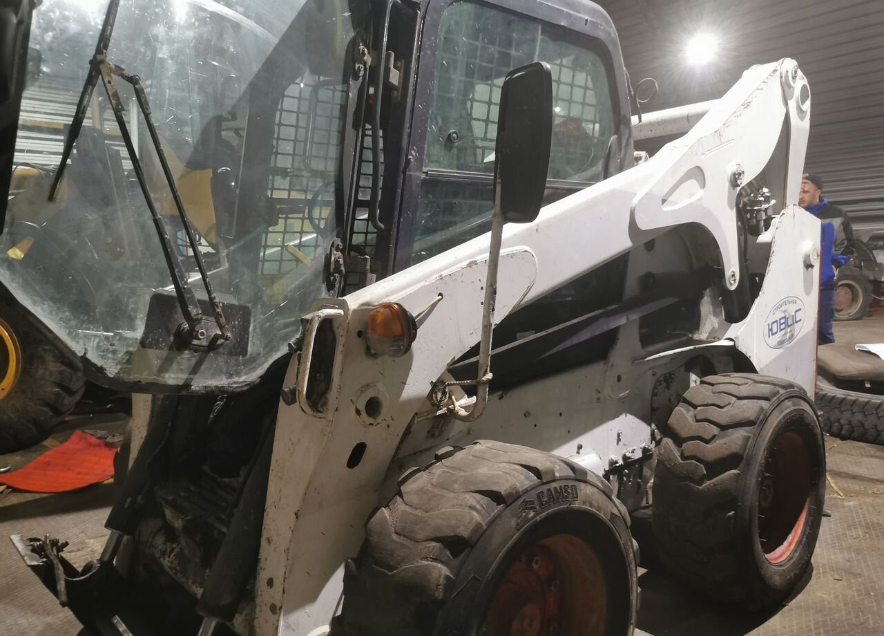 Bobcat S770 - Мини-погрузчик (с бортовым поворотом): фото 4 Bobcat S770 - Мини-погрузчик (с бортовым поворотом): фото 4
