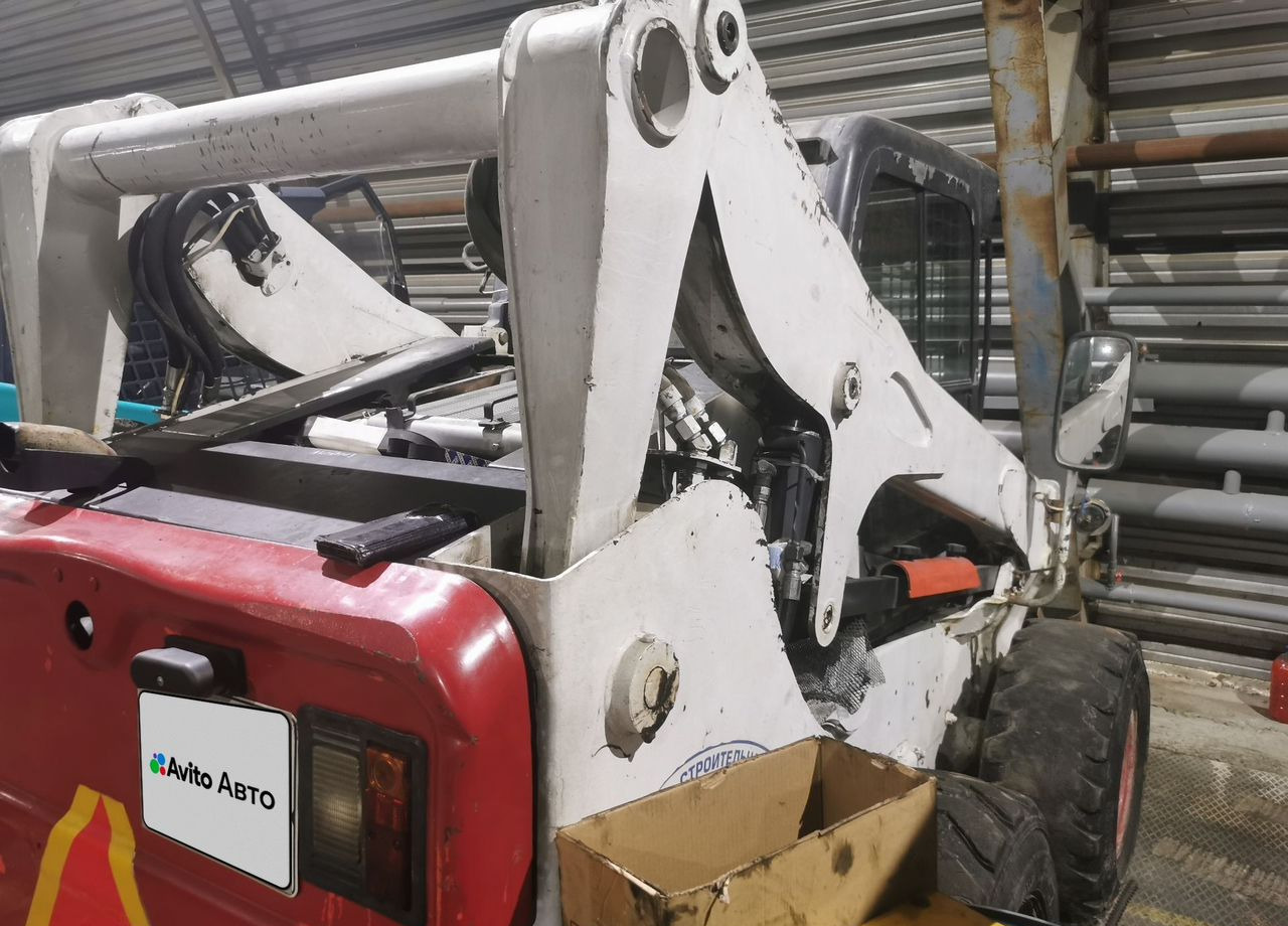 Bobcat S770 - Мини-погрузчик (с бортовым поворотом): фото 2 Bobcat S770 - Мини-погрузчик (с бортовым поворотом): фото 2