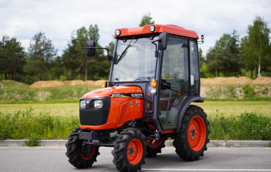 Минитрактор Kubota B2441 с кабиной - Минитрактор: фото 4 Минитрактор Kubota B2441 с кабиной - Минитрактор: фото 4
