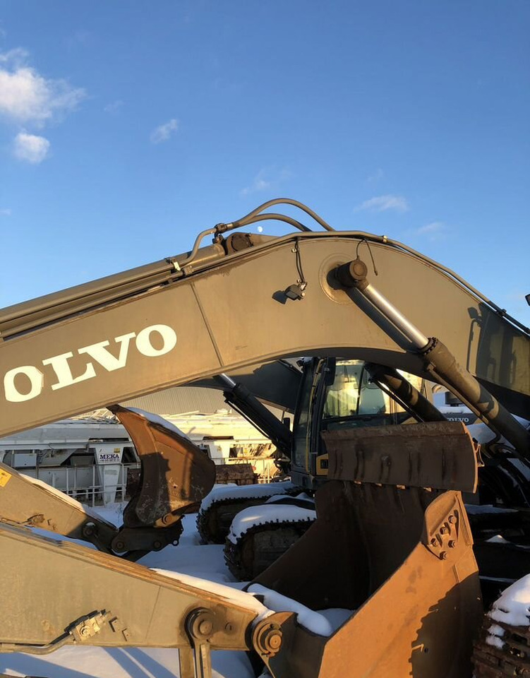 Гусеничный экскаватор Volvo EC300DL: фото 13