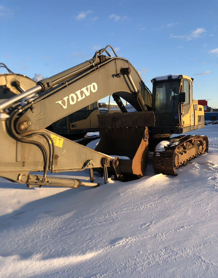 Гусеничный экскаватор Volvo EC300DL: фото 9
