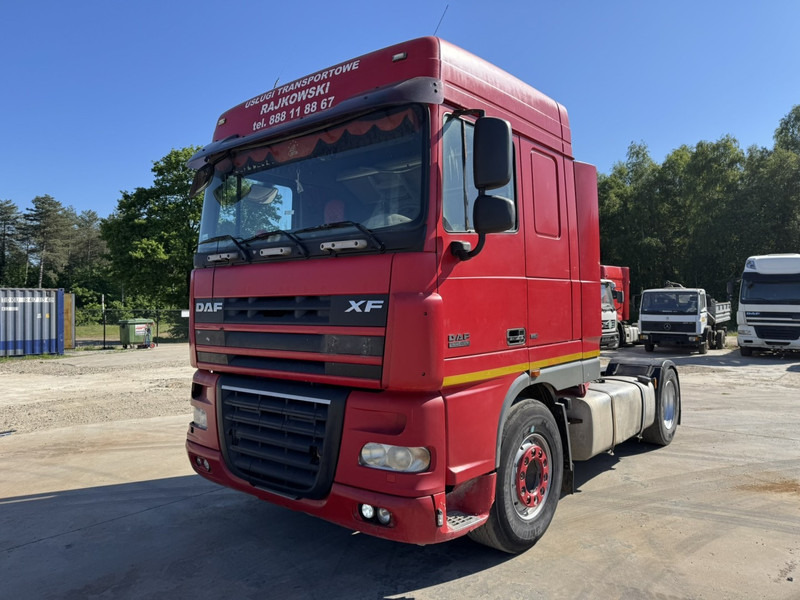 DAF 105 XF 460 Space Cab (MANUAL GEARBOX / BOITE MANUELLE / PTO / HYDRAULIC) - Тягач: фото 1 DAF 105 XF 460 Space Cab (MANUAL GEARBOX / BOITE MANUELLE / PTO / HYDRAULIC) - Тягач: фото 1