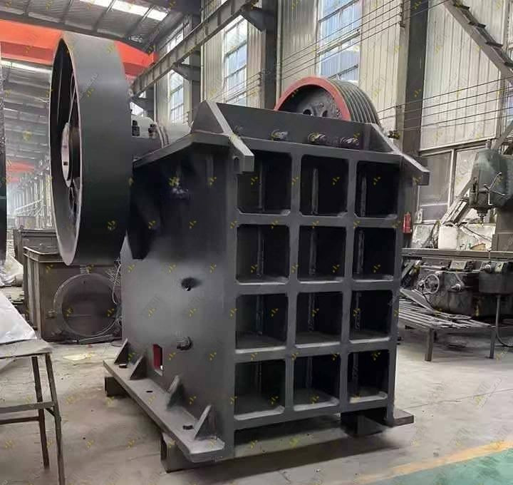 Щековая дробилка PE 1000x1200 - Щековая дробилка: фото 3 Щековая дробилка PE 1000x1200 - Щековая дробилка: фото 3