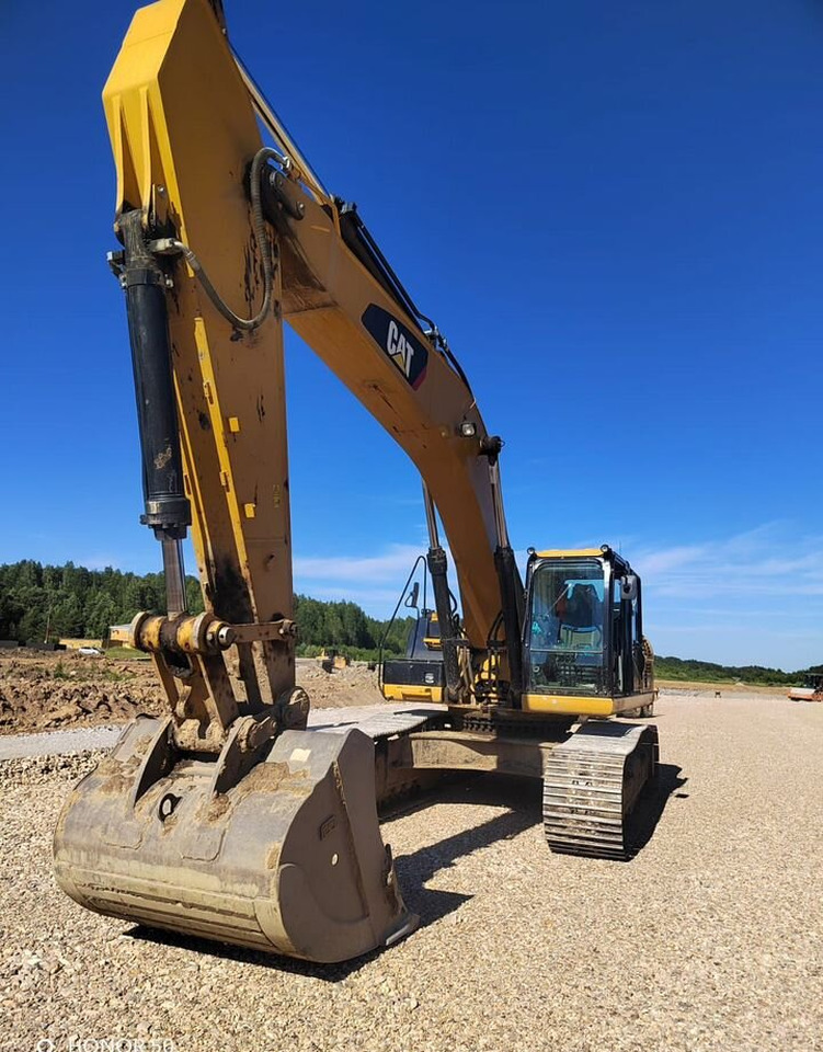 CAT 336 GC - Гусеничный экскаватор: фото 3 CAT 336 GC - Гусеничный экскаватор: фото 3