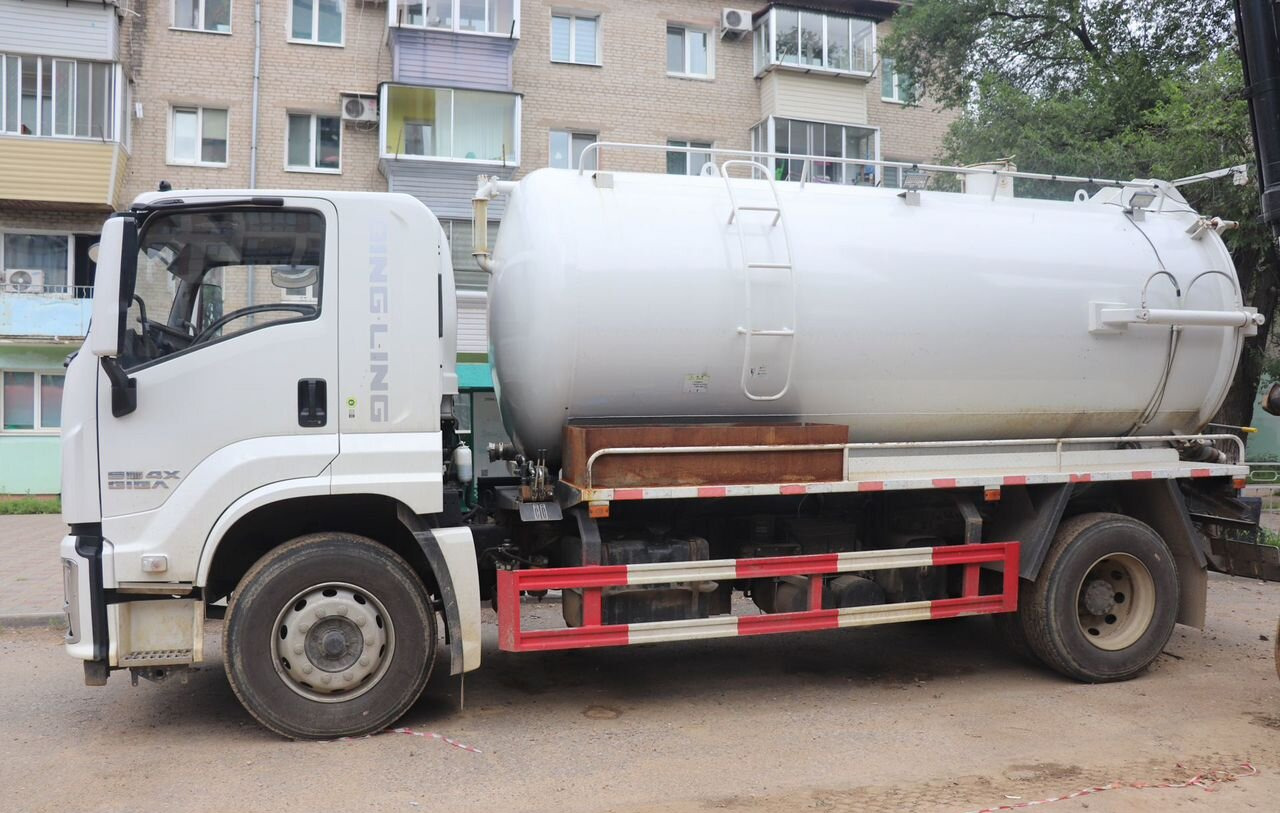 Isuzu Giga - Ассенизатор, илосос: фото 2 Isuzu Giga - Ассенизатор, илосос: фото 2