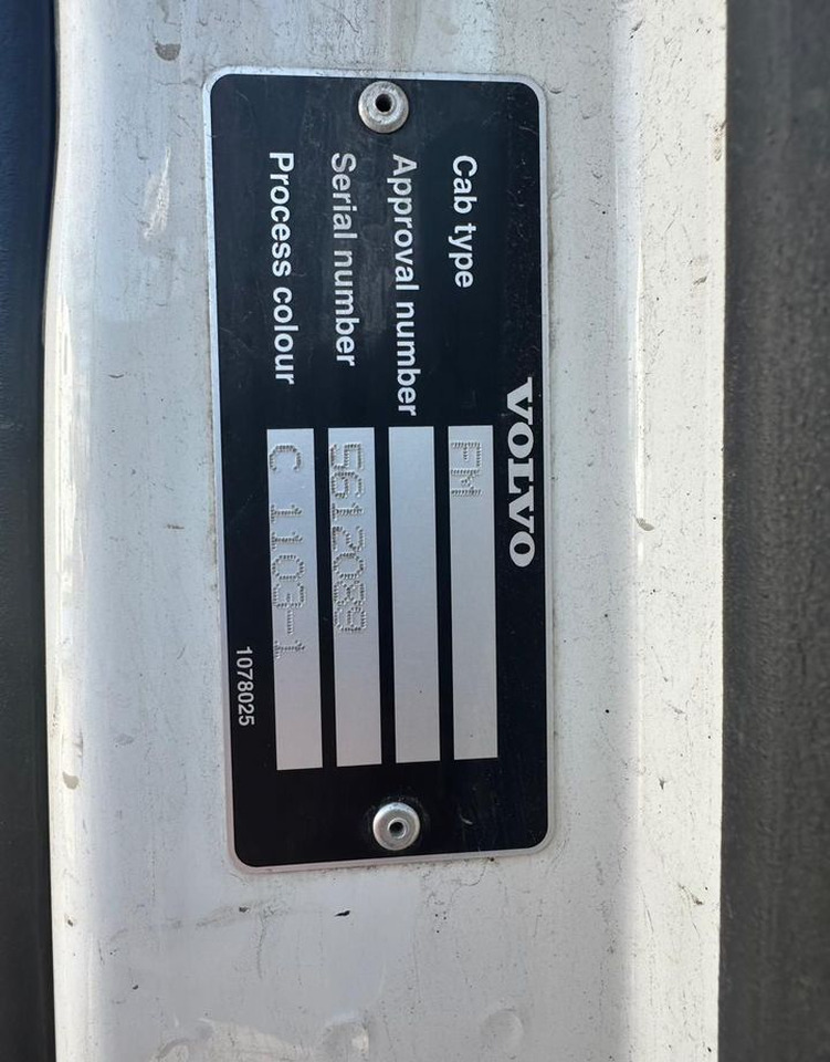Тягач Volvo FM: фото 11
