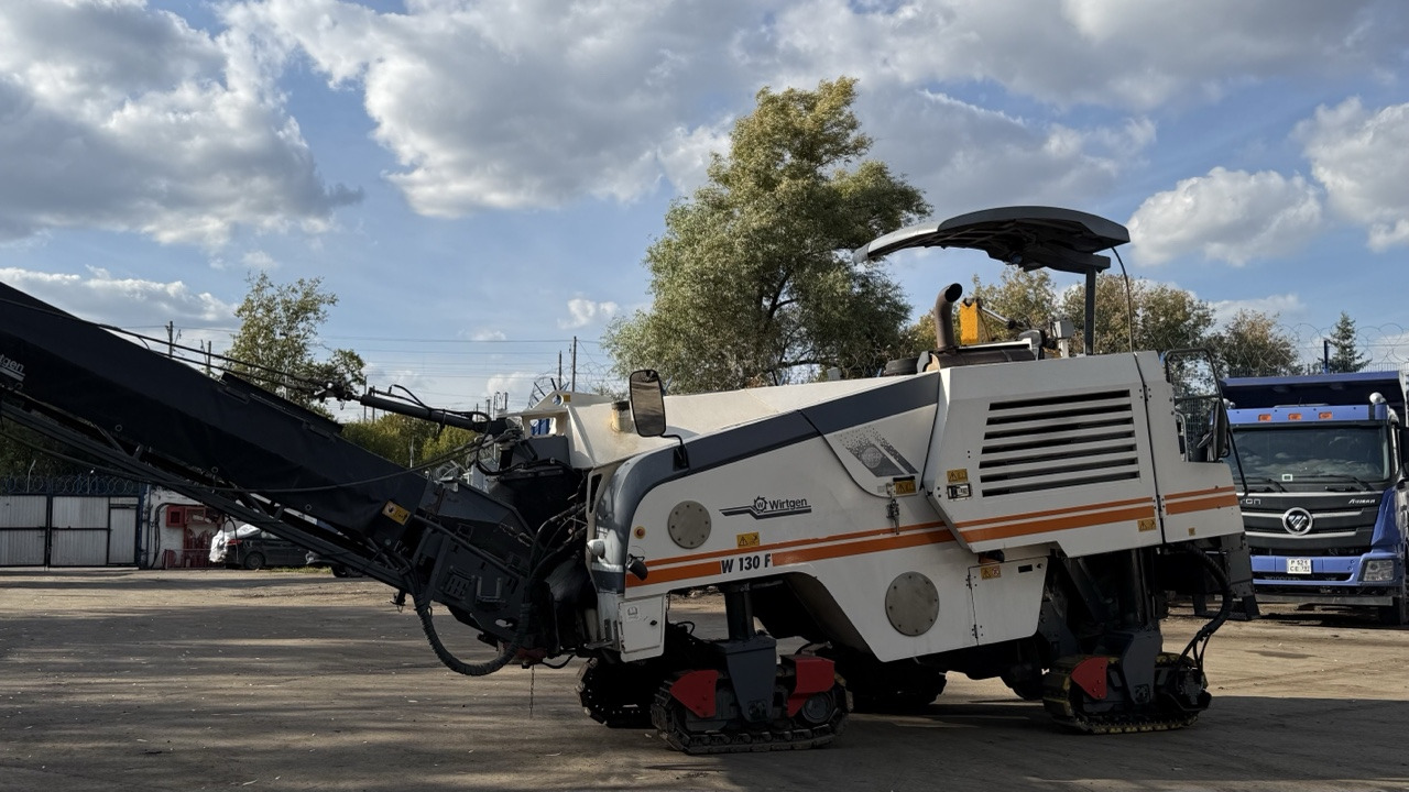 WIRTGEN W130F - Дорожная фреза: фото 1 WIRTGEN W130F - Дорожная фреза: фото 1