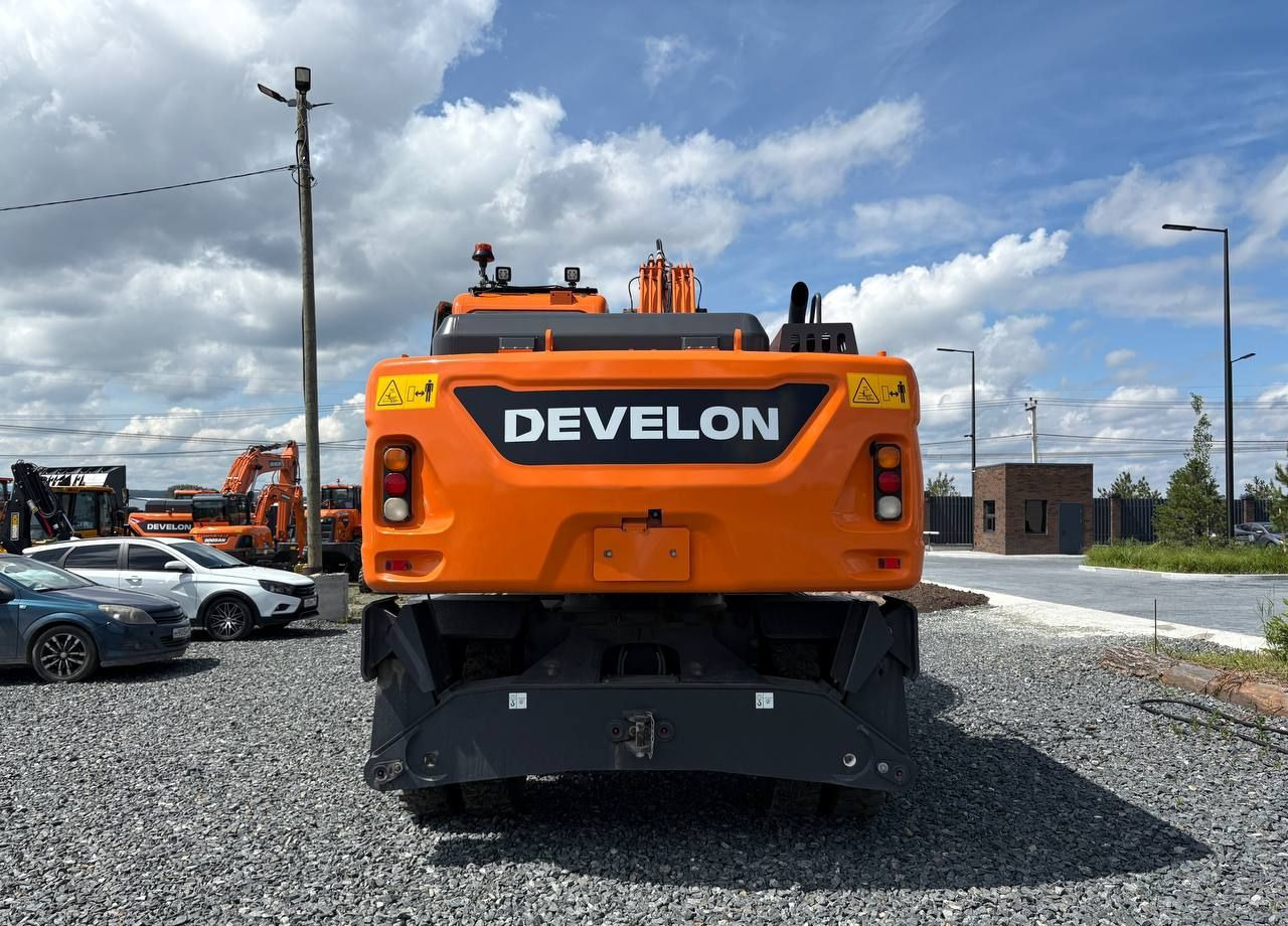 Новый Колёсный экскаватор Develon DX210W-7B: фото 6