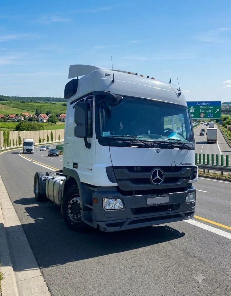 Mercedes-Benz Actros - Тягач: фото 1 Mercedes-Benz Actros - Тягач: фото 1
