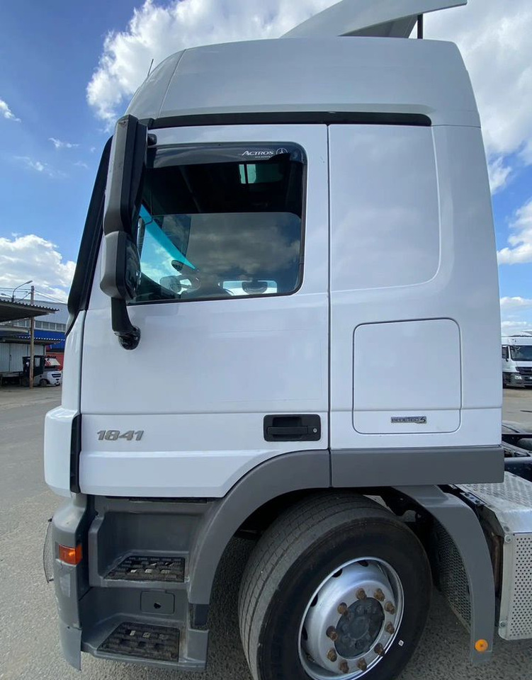 Тягач Mercedes-Benz Actros: фото 8
