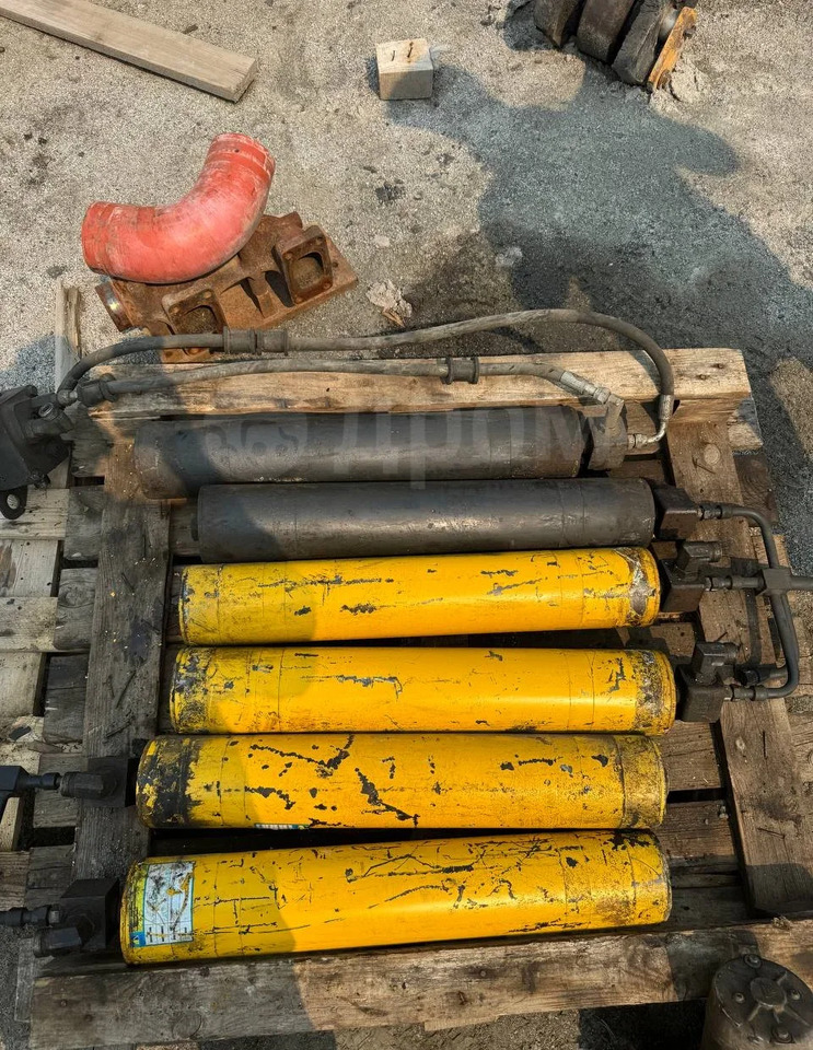Komatsu 721-32-10410 гидроаккумулятор Komatsu HD785-7 - Гидравлика для Строительной техники: фото 4 Komatsu 721-32-10410 гидроаккумулятор Komatsu HD785-7 - Гидравлика для Строительной техники: фото 4