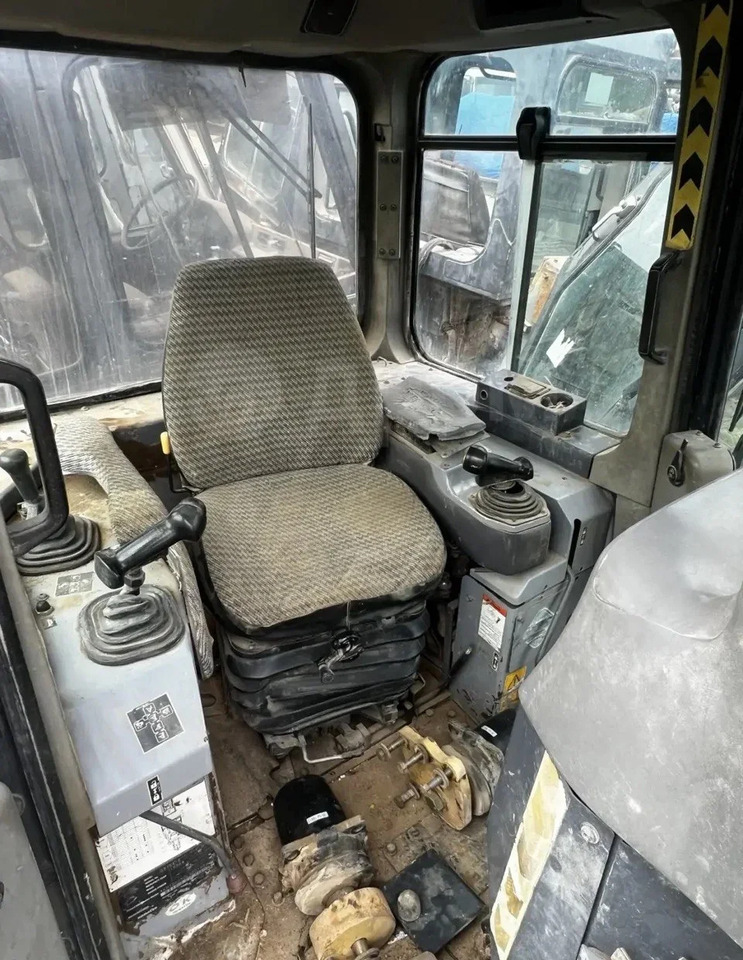 Komatsu Кабина в сборе, Komatsu D375A-5 - Кабина для Строительной техники: фото 4 Komatsu Кабина в сборе, Komatsu D375A-5 - Кабина для Строительной техники: фото 4