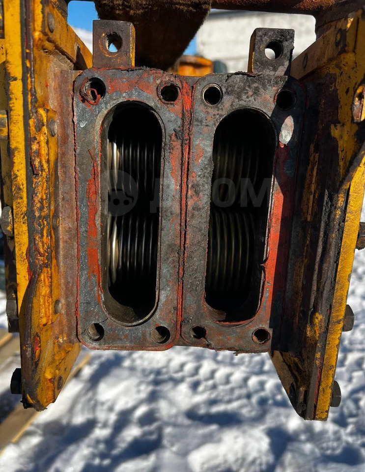 Komatsu Охладитель трансмиссии Komatsu D375A-6 - Коробка передач и запчасти для Строительной техники: фото 4 Komatsu Охладитель трансмиссии Komatsu D375A-6 - Коробка передач и запчасти для Строительной техники: фото 4