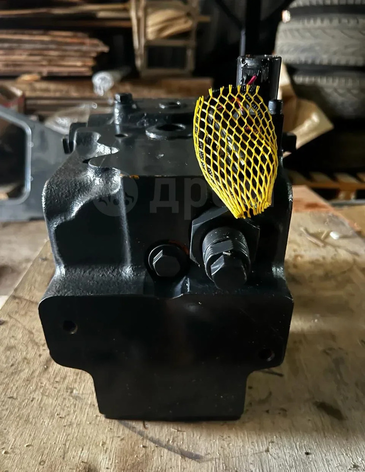 Насос вентилятора Komatsu D375A-6 708-1W-00690 - Гидравлический насос для Строительной техники: фото 4 Насос вентилятора Komatsu D375A-6 708-1W-00690 - Гидравлический насос для Строительной техники: фото 4